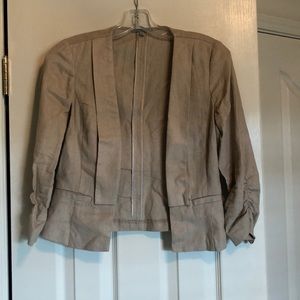 Cute there quarter sleeve blazer